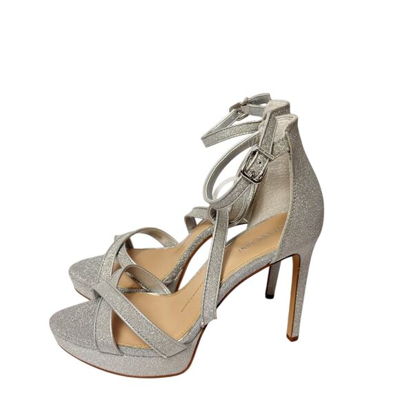 GIANNI BINI WOMEN'S 10 GLITTER SILVER ANKLE STRAPPY HEELS NEW STICKER TAGS - Picture 2 of 6